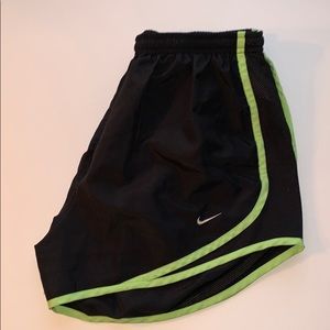 Nike Women's Tempo Dry Core 3'' Running Shorts